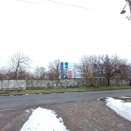 Дом С Удобствами, Возле 3 Городской Больницы 체르카시 외부 사진